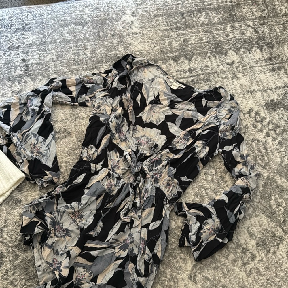 Billabong floral romper